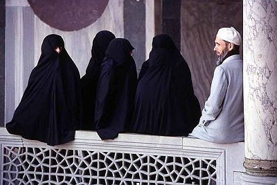islam-polygamy-whore-house